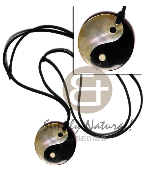 Black Tab Shell 40 mm Yin Yang Leather Mother-Of-Pearl Shell Necklace BFJ1405NK